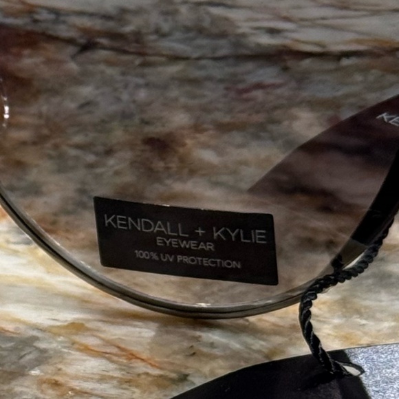 KENDALL & KYLIE NEW Cat Eye Sunglasses 100% UV Protection Jenner - Picture 6 of 13